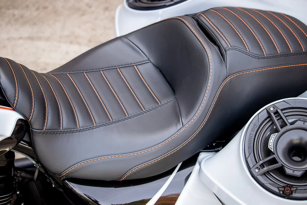 2020 FLTRXS ROAD GLIDE SPECAIL - LADY KILLER 26 WHEEL-11.jpg