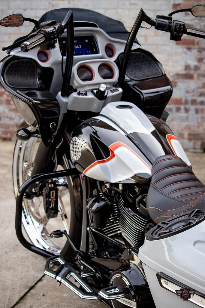 2020 FLTRXS ROAD GLIDE SPECAIL - LADY KILLER 26 WHEEL-05.jpg