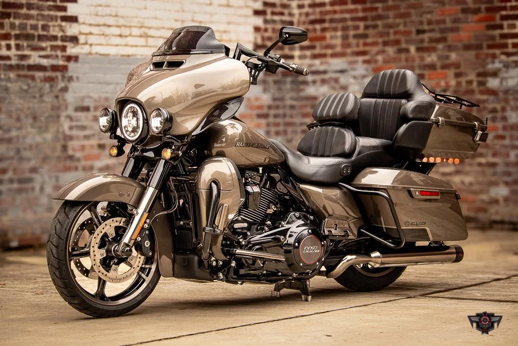 2021 FLHTKSE CVO LIMITED 958007-03.jpg