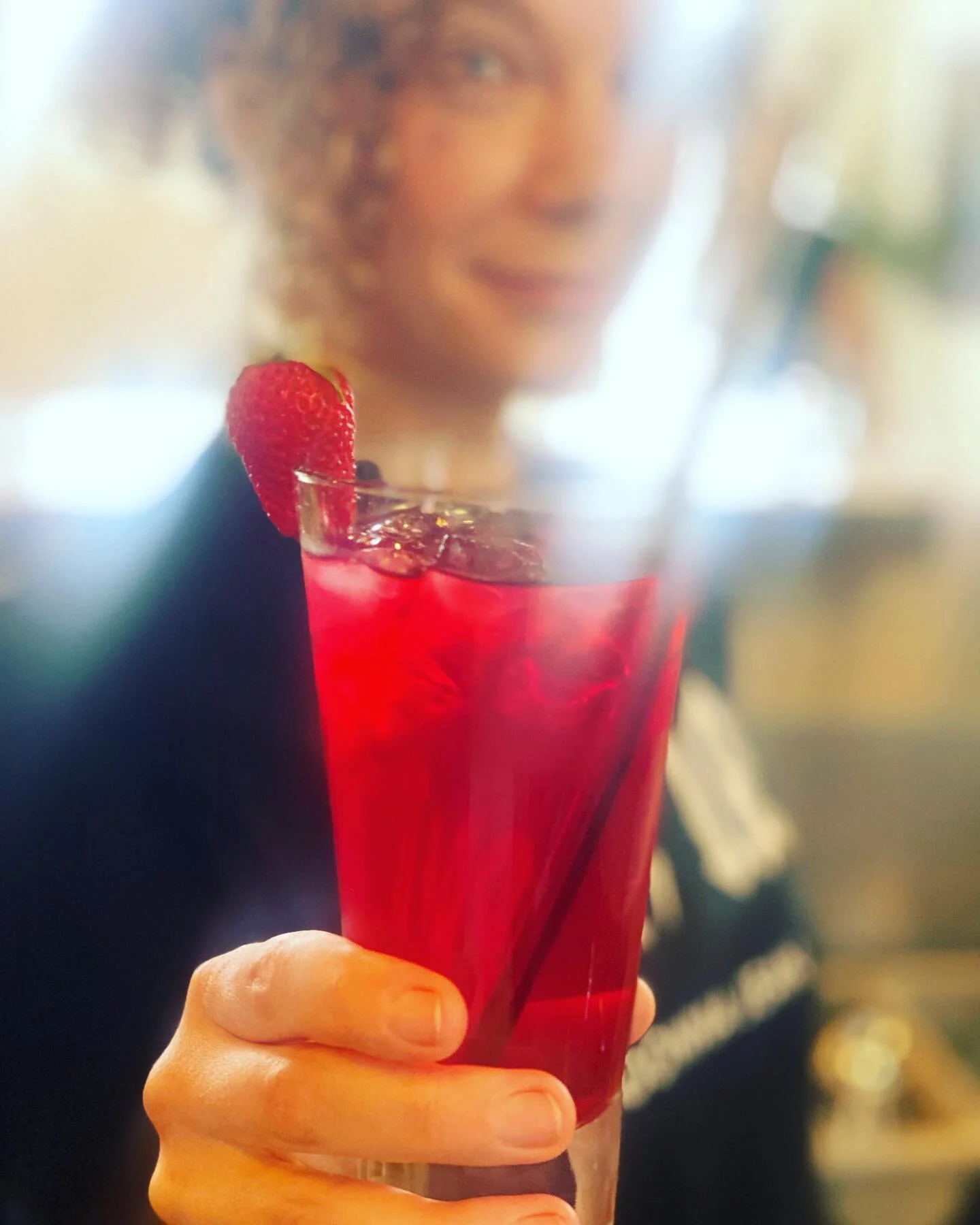 We made you Hibiscus Tea, LA! We&rsquo;re still here till 9 tonite 🌹