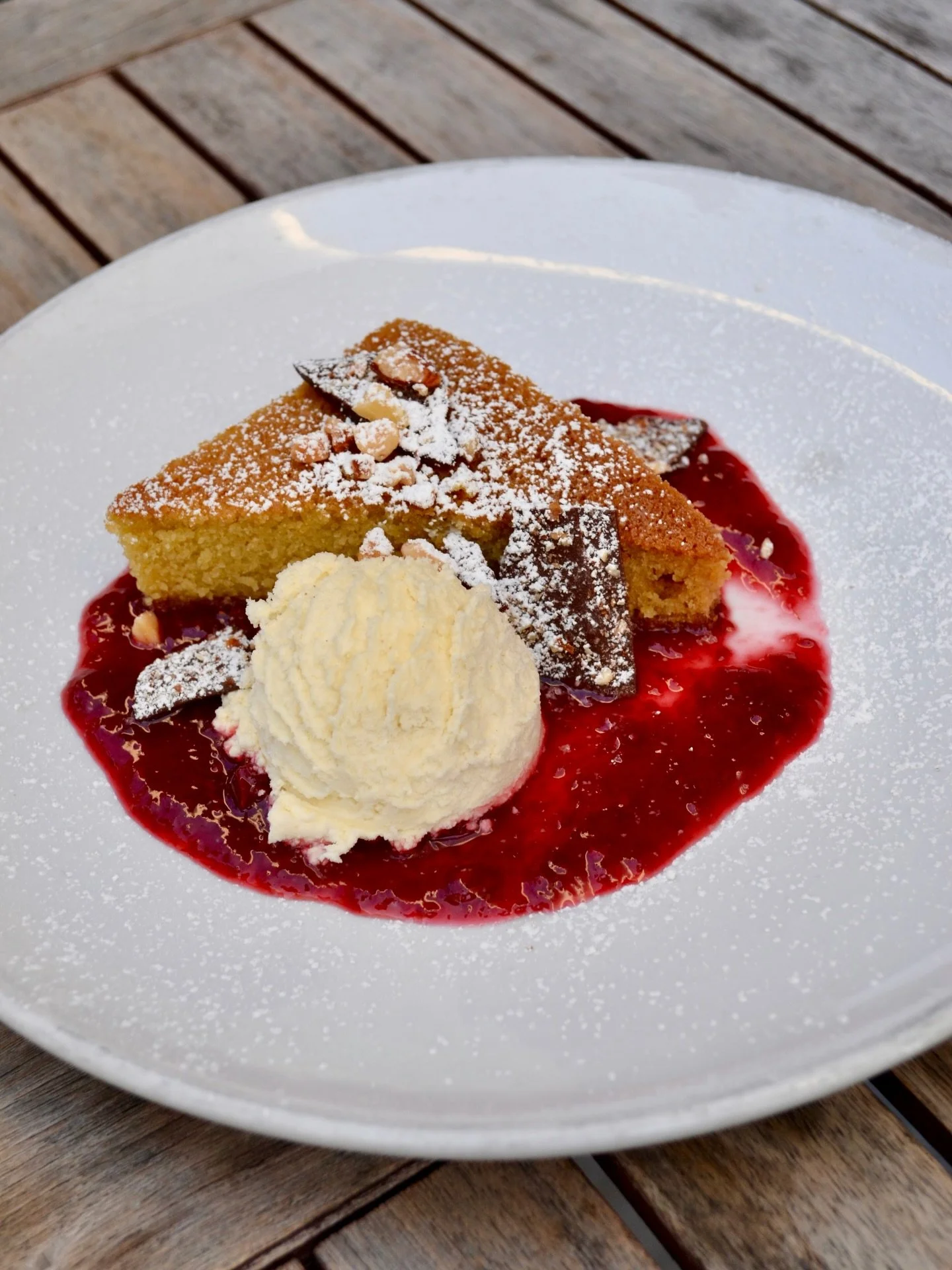 Have you tried our newest dessert, Semolina Cake? She is beauty + grace. Enjoy her tonight with your dinner special - only $35 for a drink, entr&egrave;e, and dessert. +$5 for wine. 🍷🍝🍰

We open at 5!