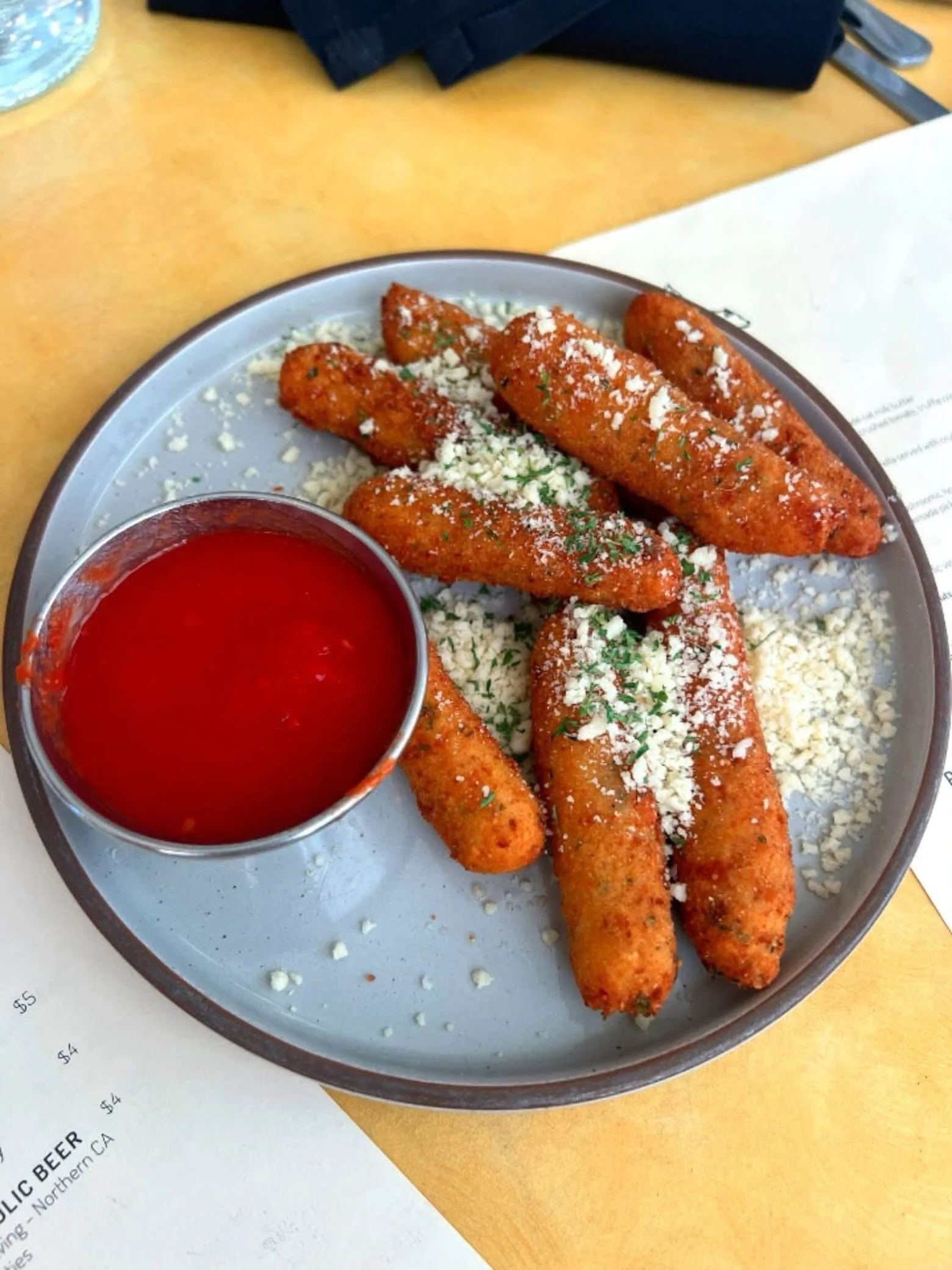 We are now offering our mozzarella sticks on Wednesday nights only 🪧

Come see us in person or order online!