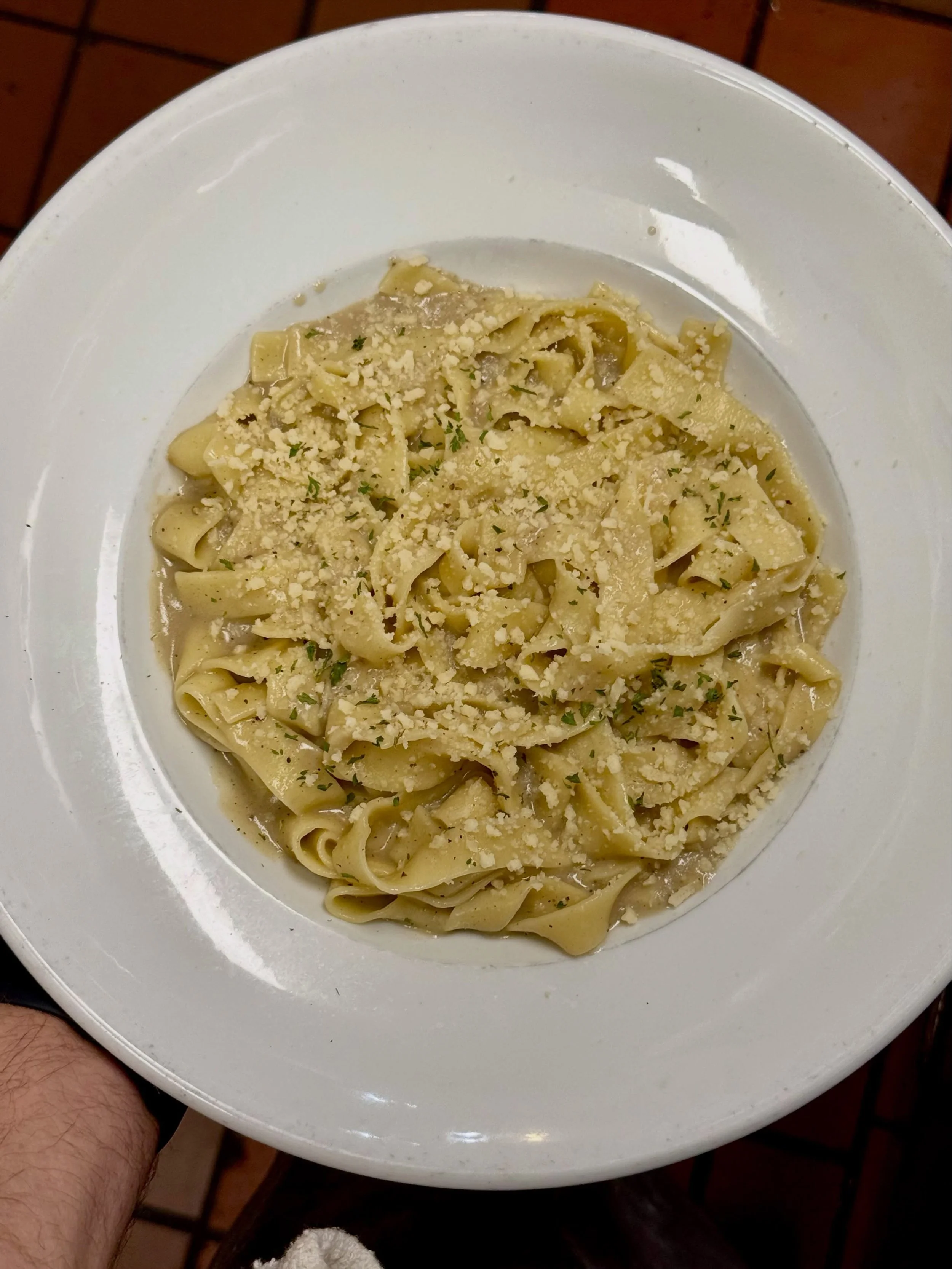 WEEKEND SPECIAL 🍝 Cacio e pepe 🍝 

Friday 10/30 - Sunday 11/1 

Oat and parmesan cream sauce, freshly cracked black pepper, parsley. Your choice of house made fettuccine or three cheese agnolotti.

Always plant based and made from scratch! 

See yo