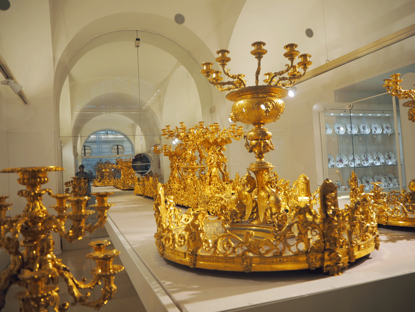 Palace table setting. Interesting use of gold.