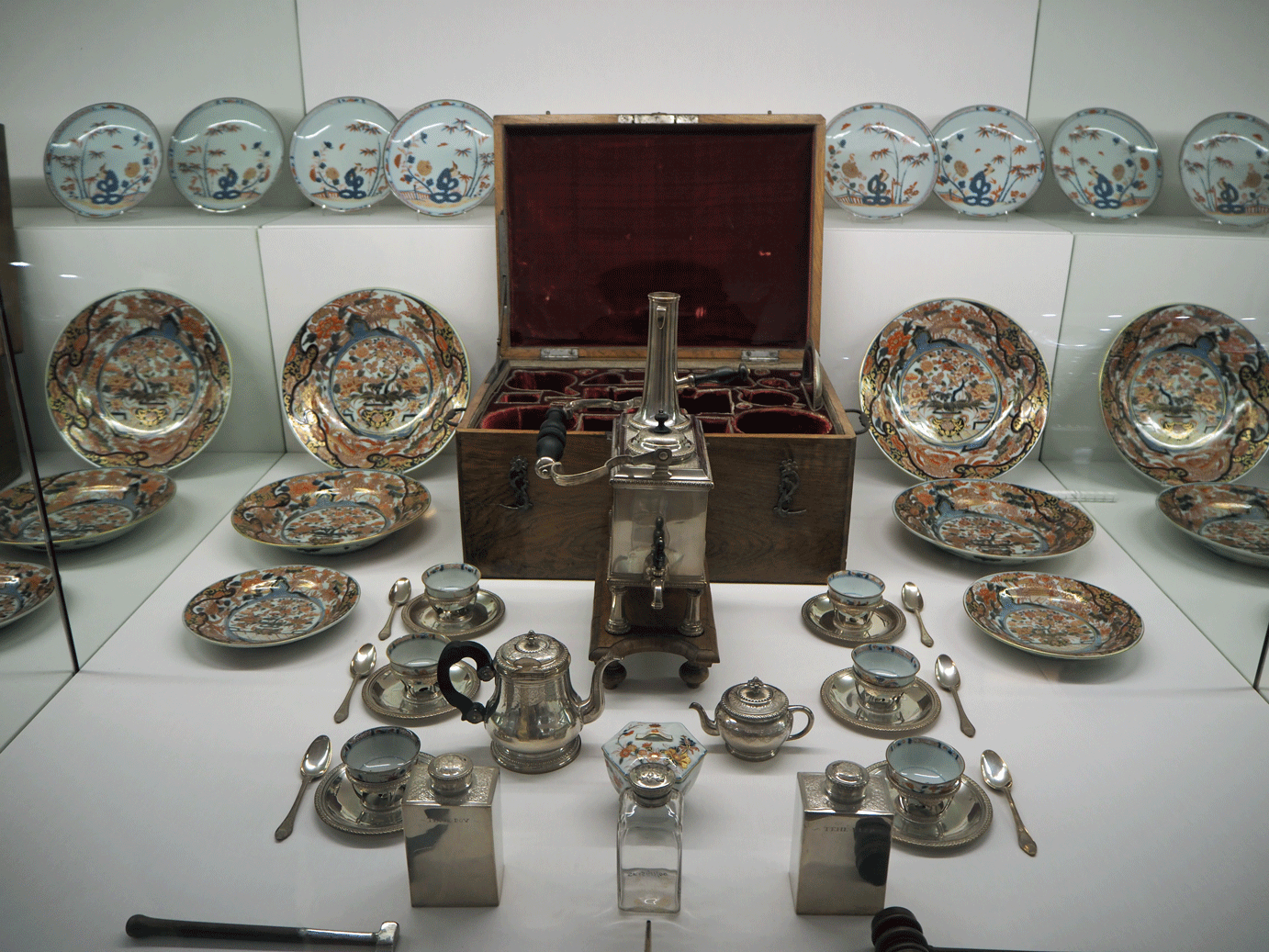 Not sure whether this picnic set would have fitted into the MG.