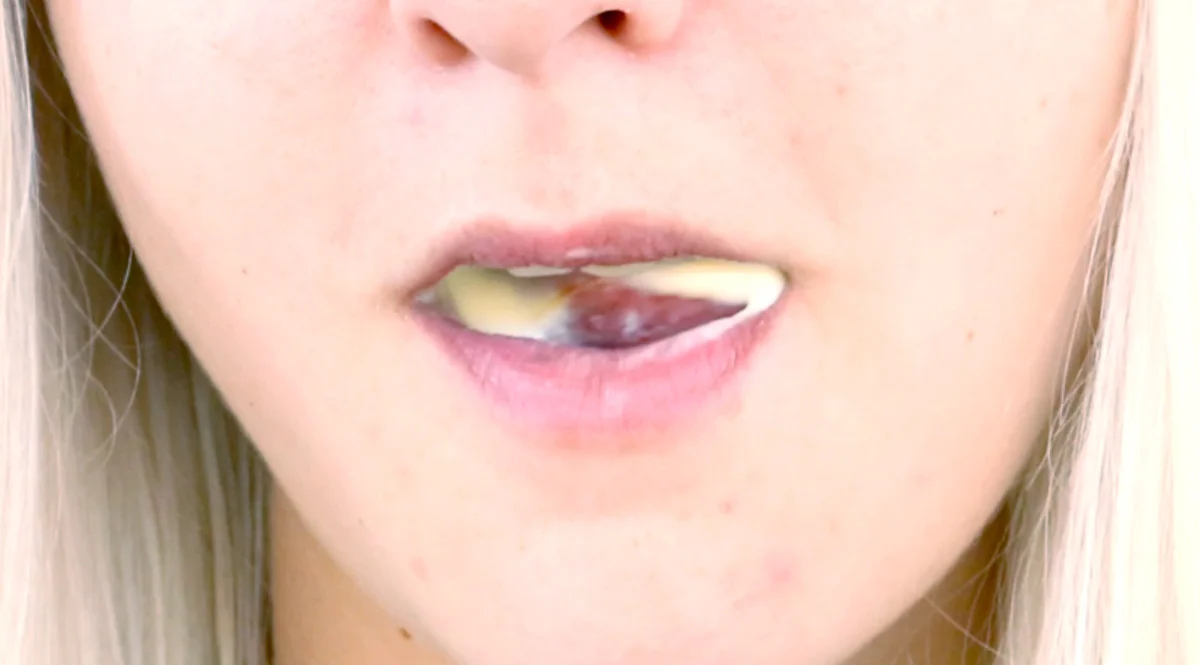 Caitlin Kozman, Feeding (still) , 2017, digital video