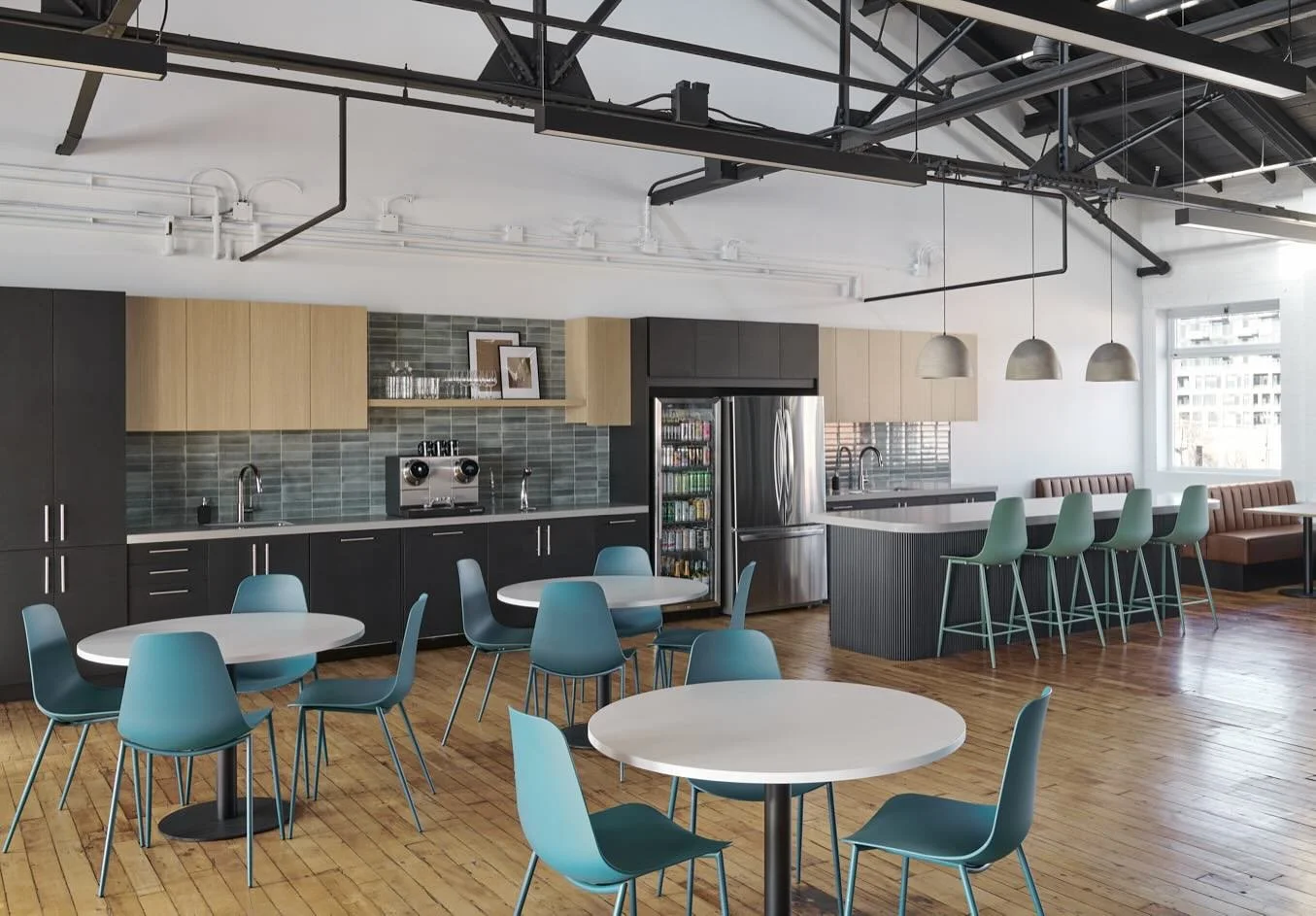 The full cafeteria millwork for @isaacoperations. The richly warm existing floors already brought lots of character, so we used easy liveable colours and textural elements to flesh out the palette without being overwhelming.
📷 by @stephanibuchmanpho