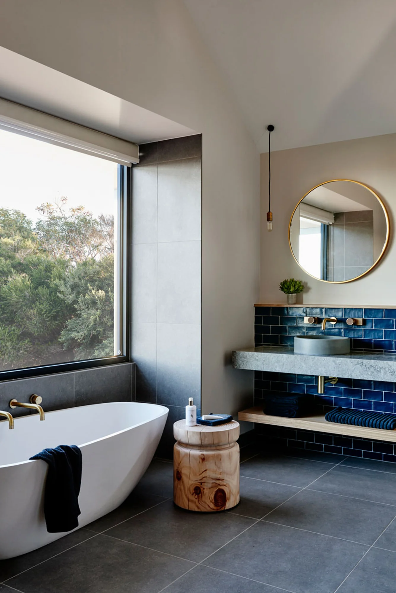 Lon Retreat ensuite