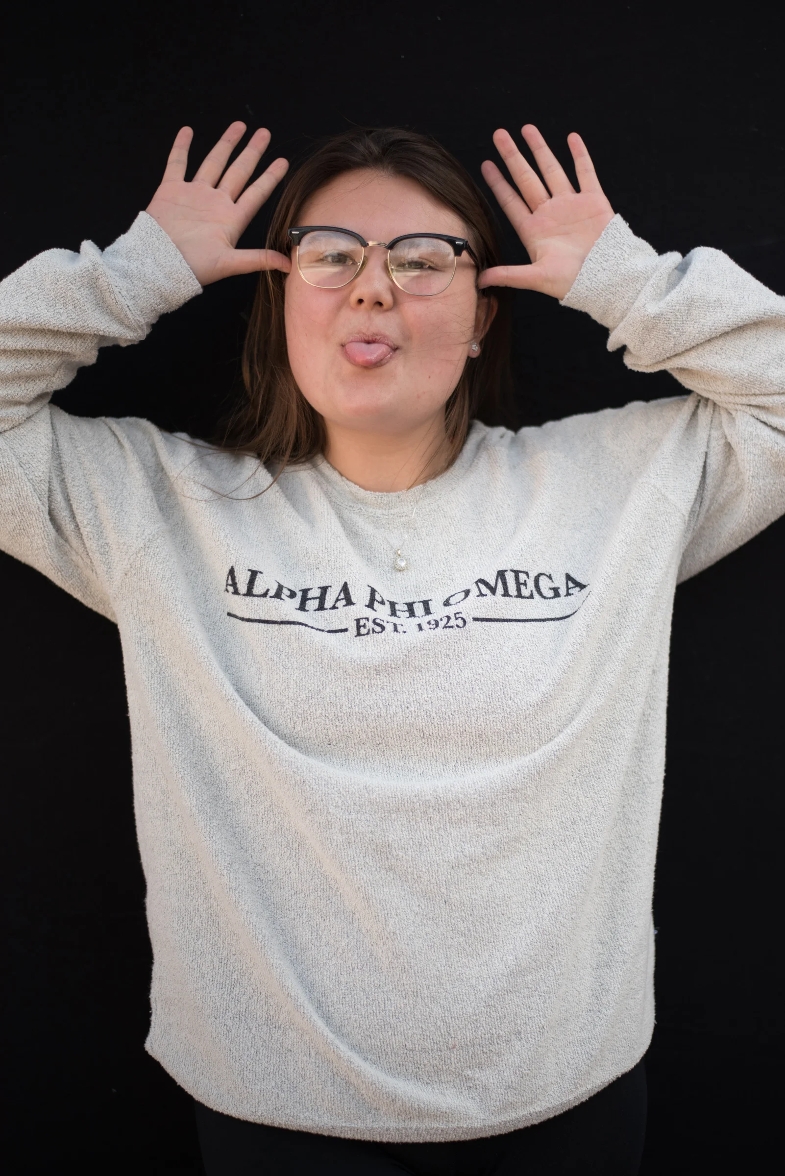 Name : Julia Deschaumes, Hometown : San Francisco, CA, Major and Year : Environmental Science '18, Activities: APO, Operation Smile at Cornell, What is the best decision you've made at Cornell? , Making my own concentration., What's on the top of your bucket list?, Climbing to the top of the clocktower. Blurb : My favorite flower is a sunflower.