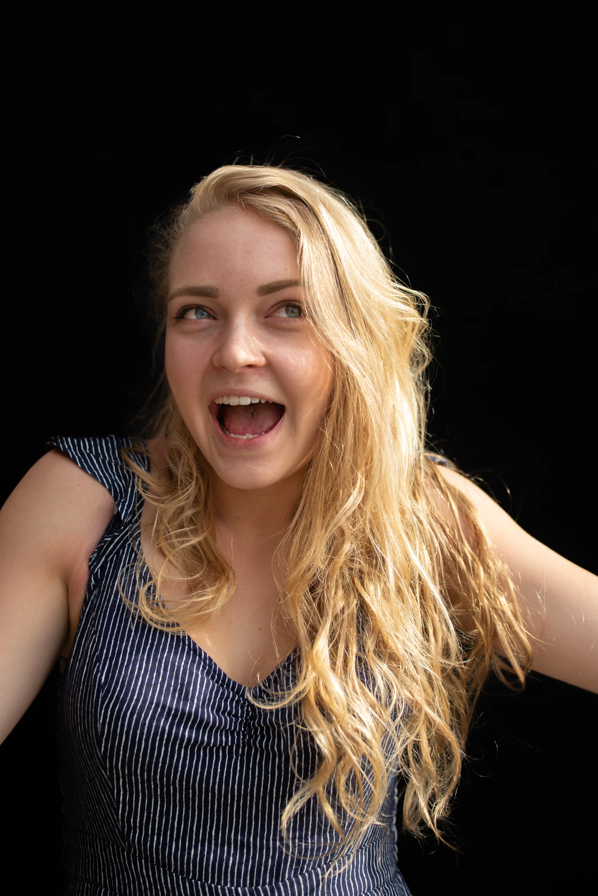 Name : Elle Bent, Hometown : Irvington, NY, Major and Year: BSoc, 2020, Activities : Nothing but treble, daily sun, kappa alpha theta, What is the best decision you've made at Cornell? , joining an a cappella group, What's on the top of your bucket list? , climbing the clocktower, Blurb : I like sharks
