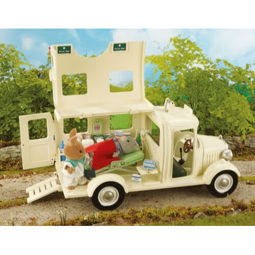 Sylvanian-families-calico-critters.png