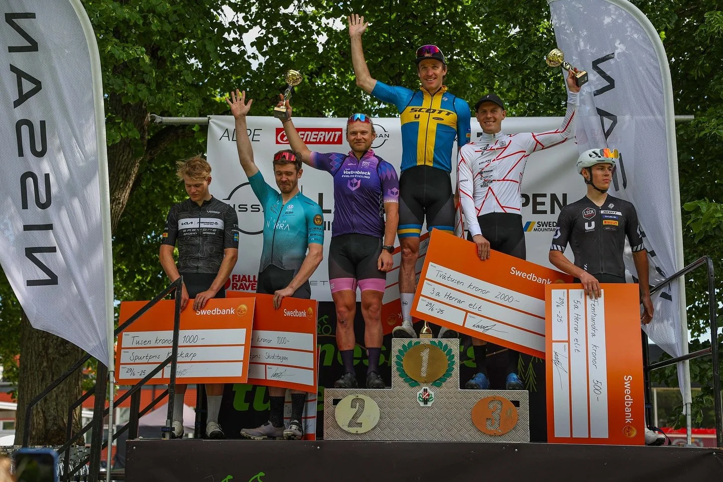 🥈 @ranneslattsturen! 

K&ouml;rde p&aring; med allt dagen bj&ouml;d p&aring; sista 10km f&ouml;r att bli av med @axellindh , @andreerikssonn och @m.wengelin men hade inget mer att ge n&auml;r Matthias gick f&ouml;rbi sista kilometern. Sv&aring;rt at