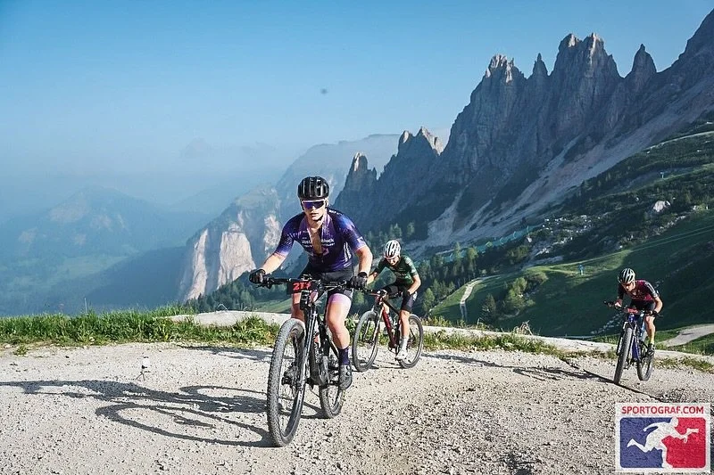 N&aring;gra bilder fr&aring;n l&ouml;rdagens @heroucimarathonworldcup i Dolomiterna 😍

Har skrivit en (l&aring;ng) race rapport fr&aring;n t&auml;vlingen, l&auml;nk i bio och i min story!

Foton: @sportograf 

@vostroblockevolite 
@tripoint_official