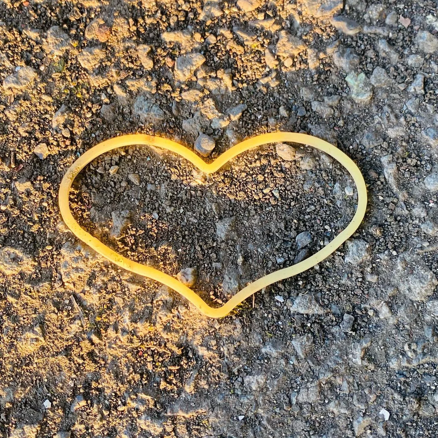 Saw this rubber band on the ground today 💛 yet another reminder of how beautiful and loving life in this world is if you let it 😇