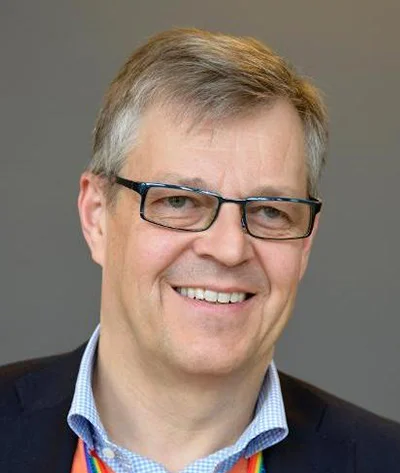 Hans von Uthmann S tyrelseledamot SOK och GIH Hans var under sju år (2009-2016) ordförande i Svenska Basketbollförbundet, och har haft ideella uppdrag inom bl.a. fotboll, stiftelsen Fryshuset och RFs referensgrupper för jämställdhet, idrotts-politik och bolagsutredningen. Såväl inom idrotten som i sina roller i näringslivet engagerar sig Hans i jämställdhets- och integrationsfrågor.