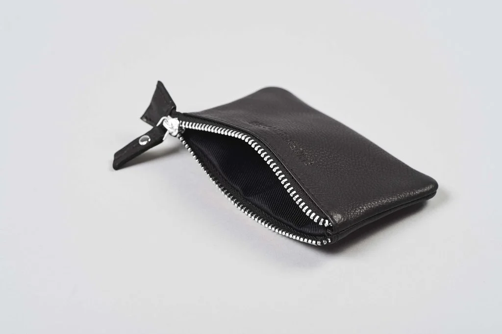 leather_case_small_4.jpg