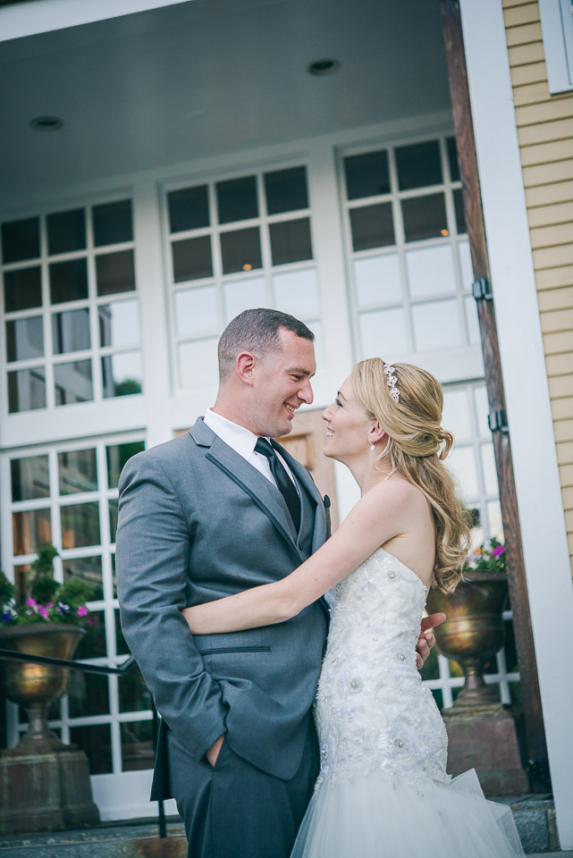 NH Wedding Photographer: newlyweds 