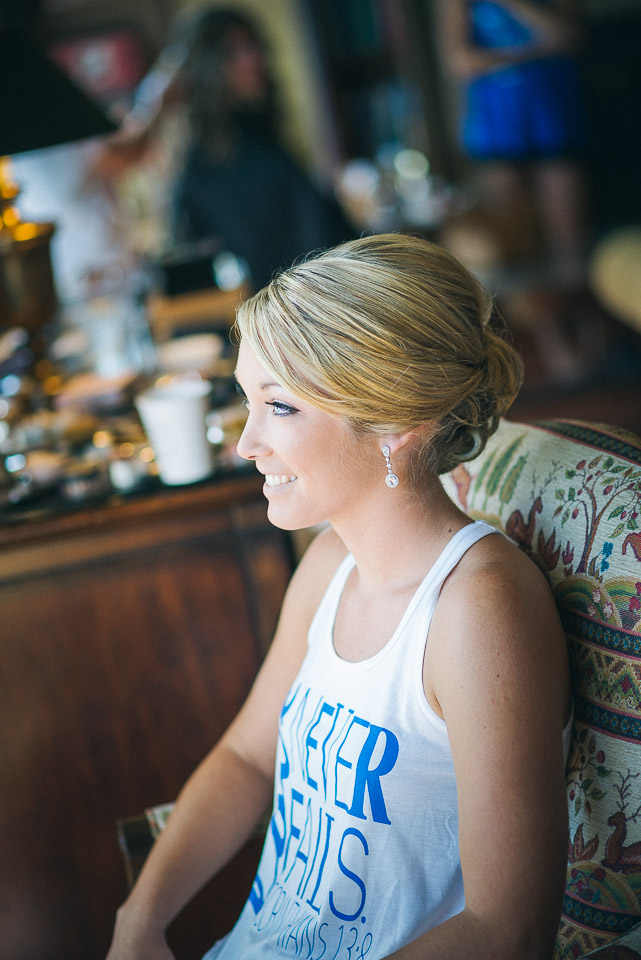 NH Wedding Photographer: bride getting ready