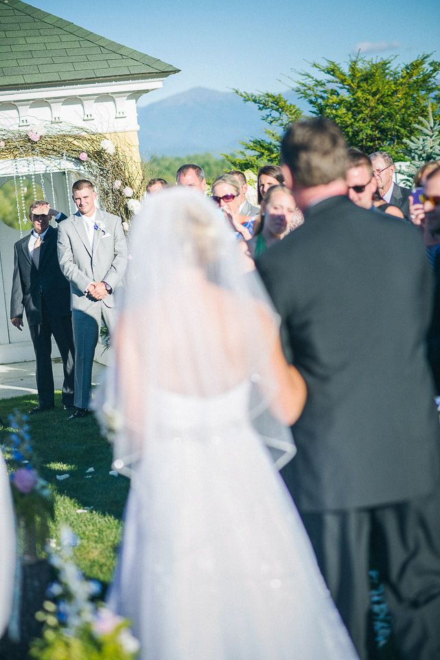 NH Wedding Photographer: groom seeing bride for first time