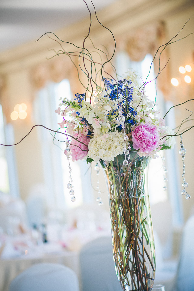 NH Wedding Photographer: center piece flower arrangement