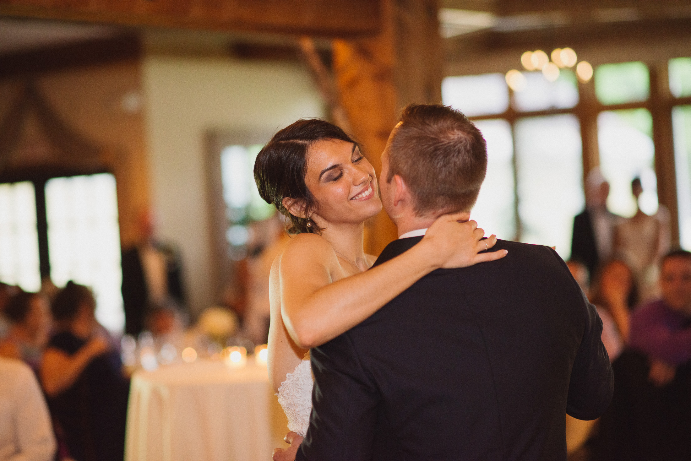 NH Wedding Photographer: couple's first dance