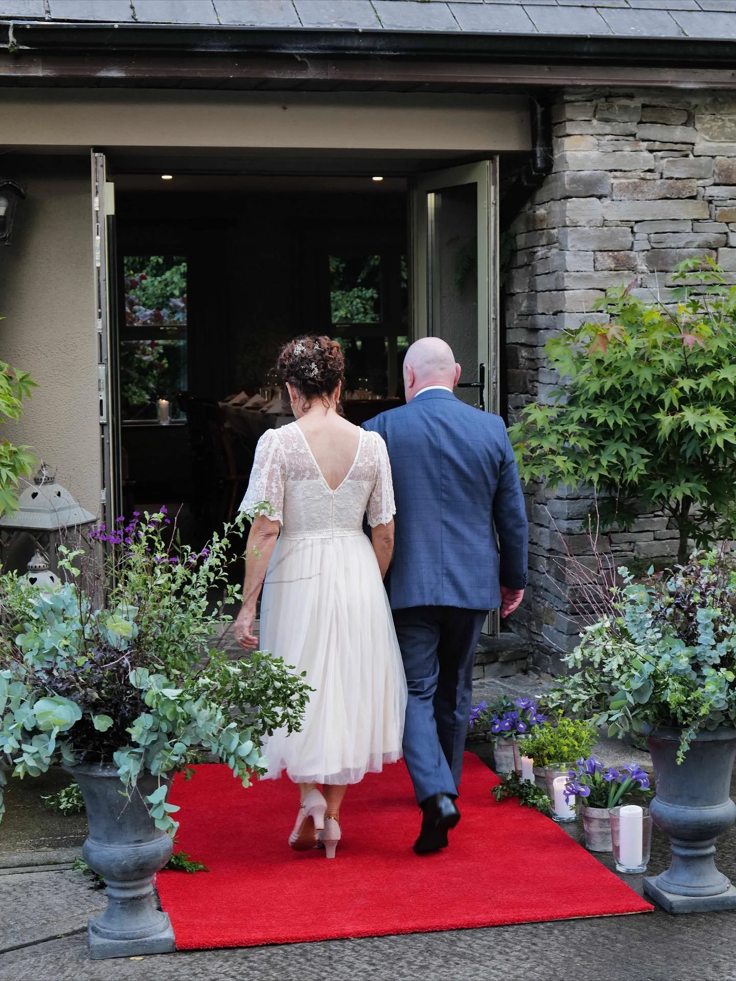 For an intimate personal wedding Kalbarri can cater for under 50 guests. This special  private venue is yours for the day, with our attentive staff and attention to every detail, with spacious lawns and spectacular food tailored to your group. With a