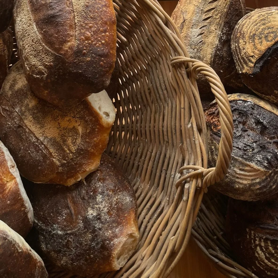 Happy New Year all ❤️
BakeShop Open Saturday 3rd, from 9.30am
Selection of freshly baked brown soda breads, classic Guinness bread loaves, yeast and sourdough loaves, morning buns and savoury pastries. Shelves stocked with homemade preserves and brea
