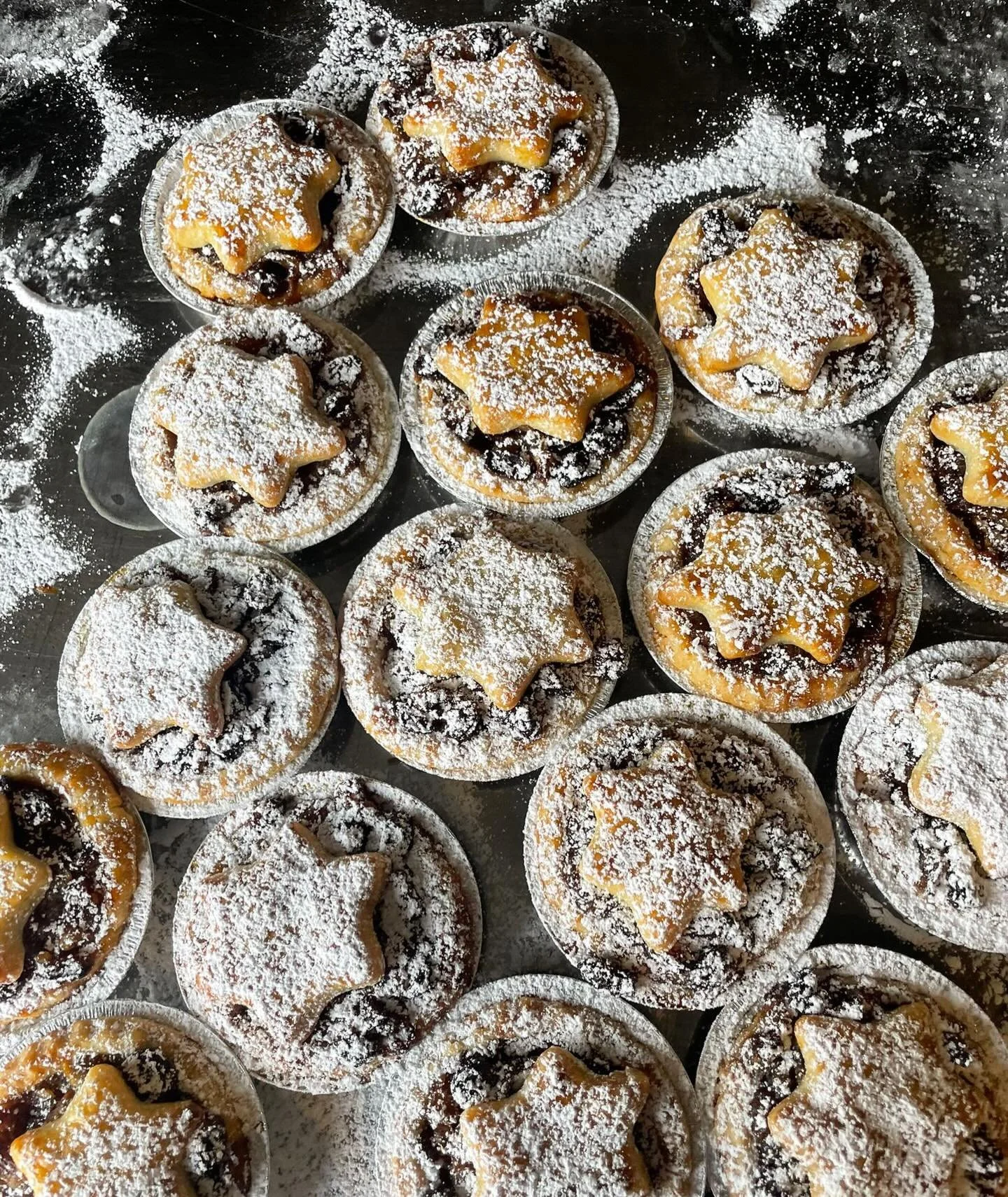 The mince pie diet has commenced !
Short crumbly pastry, and indulgent fruit filling. 
Served with a dollop of freshly whipped cream&hellip;just perfect in every way. 

Saturday 6th December, Bake Shop Open 9.30am, with shelves stocked with your fest