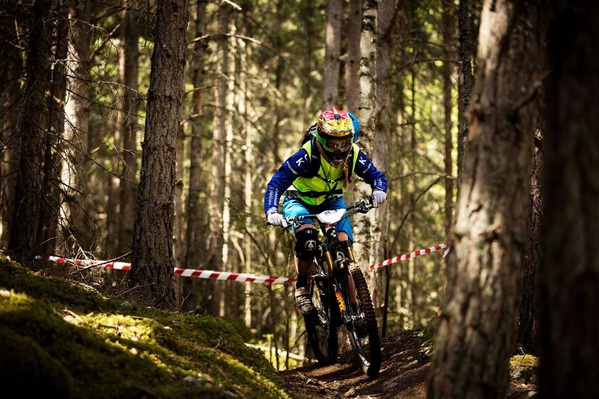 Hilde på NesbyEnduro. Foto: Kristoffer Kippernes/Terrengsykkel.