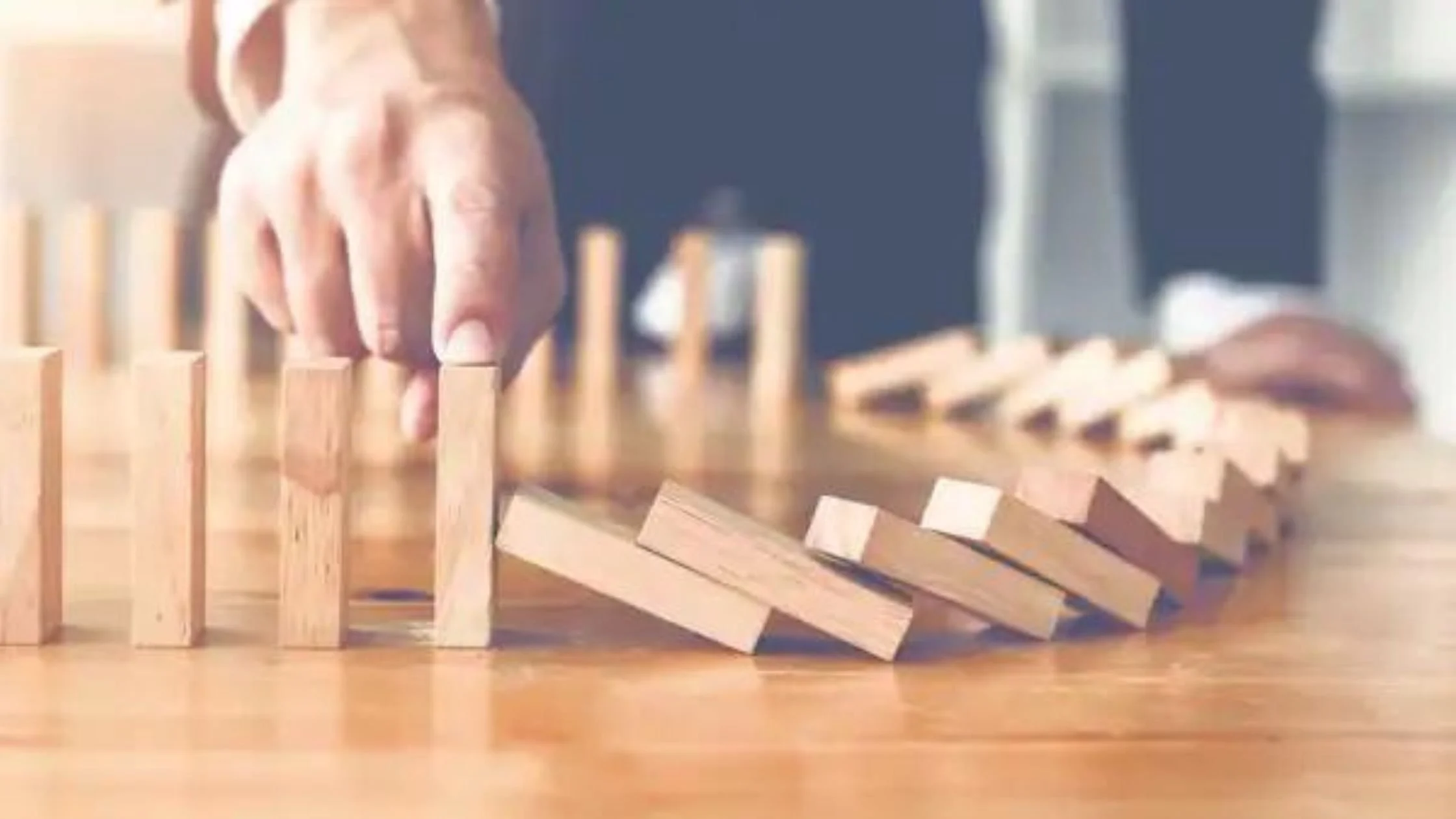 Mind the debt portfolio’s risks when investing in hybrid funds