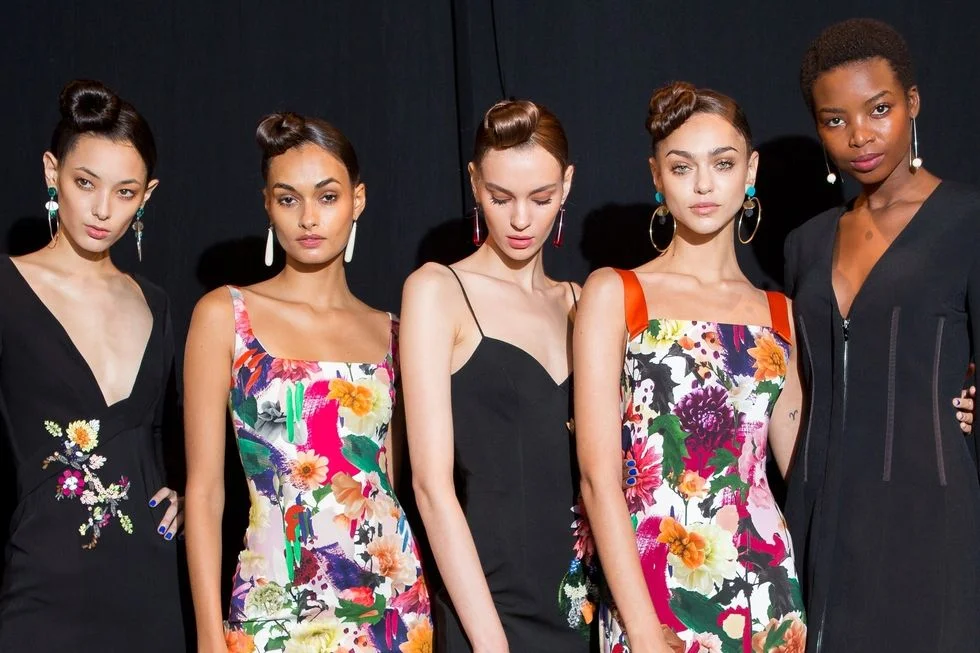 Cushnie Et Ochs: Hairline Kissing Top Knot