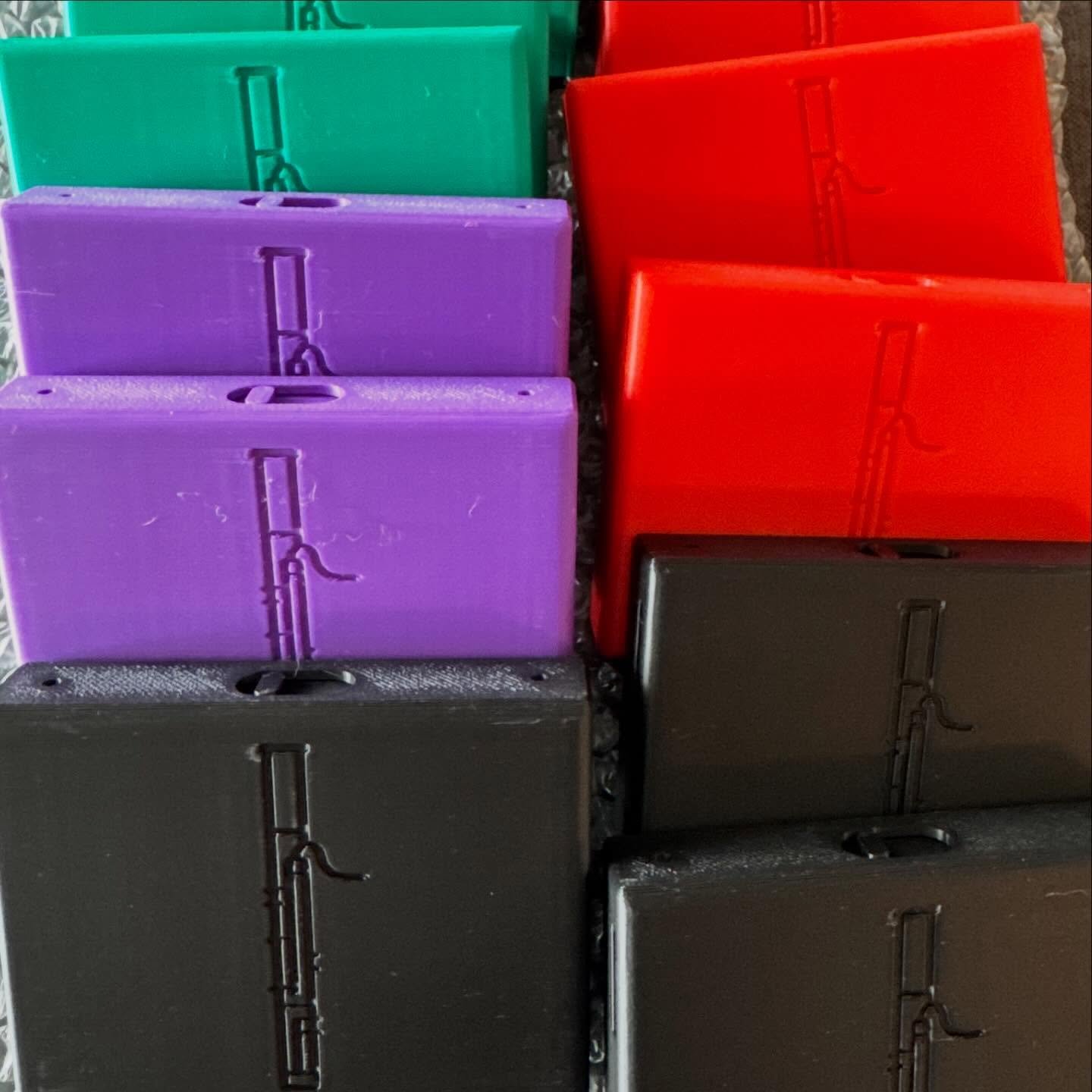 Ooh aah! Bassoon reeds cases are here in any color you like. Currently available in black, red, royal blue, surf green, purple, and gold. 😊 #bassoon #doublereed #band #orchestra #classicalmusic