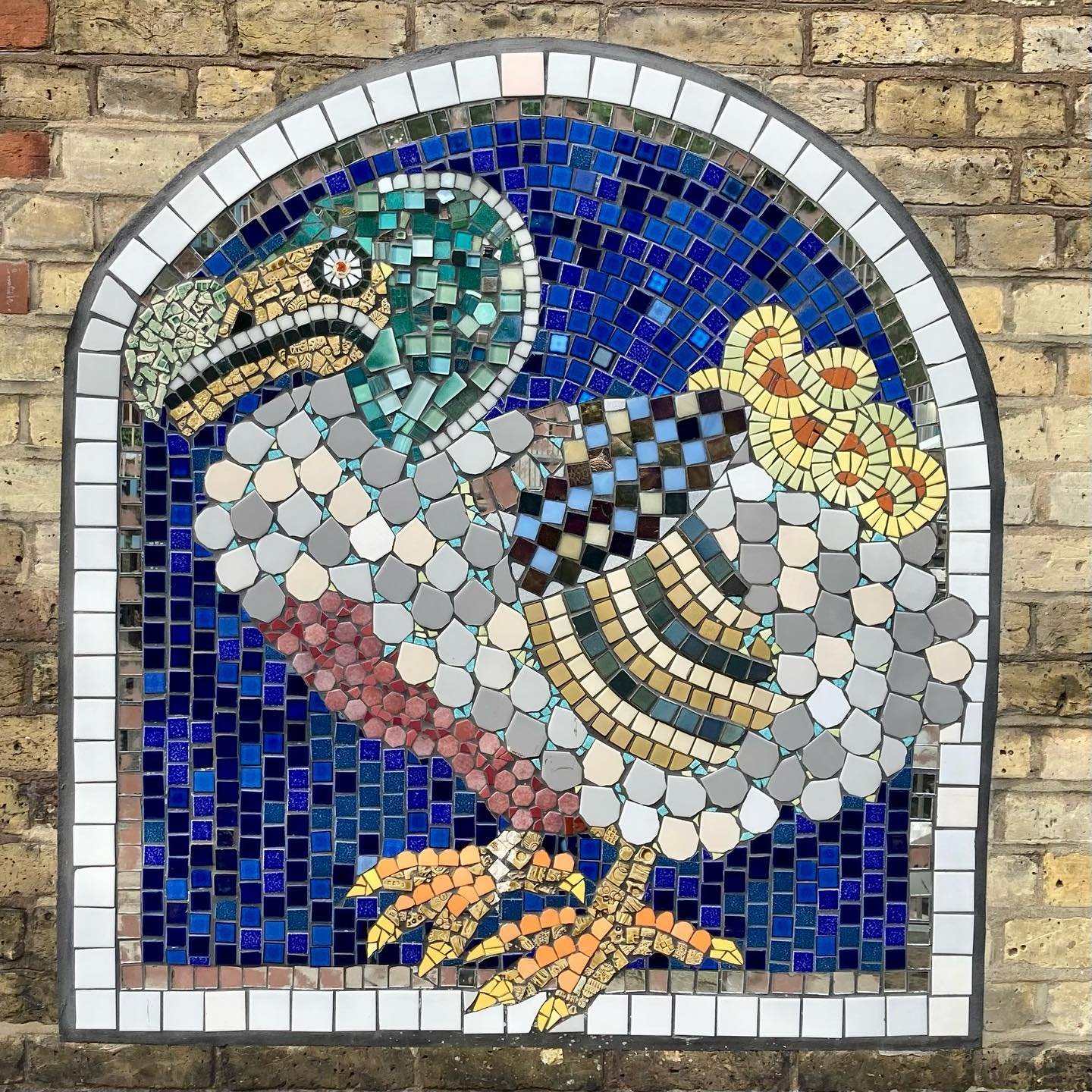 Have you seen this dodo? Answers to the name of Desmond&hellip;

I love these mosaics, near two of my favourite dog-friendly pubs - The Florist Arms &amp; The Camel - in East London. A short walk from Bethnal Green tube, head for the junction of Glob