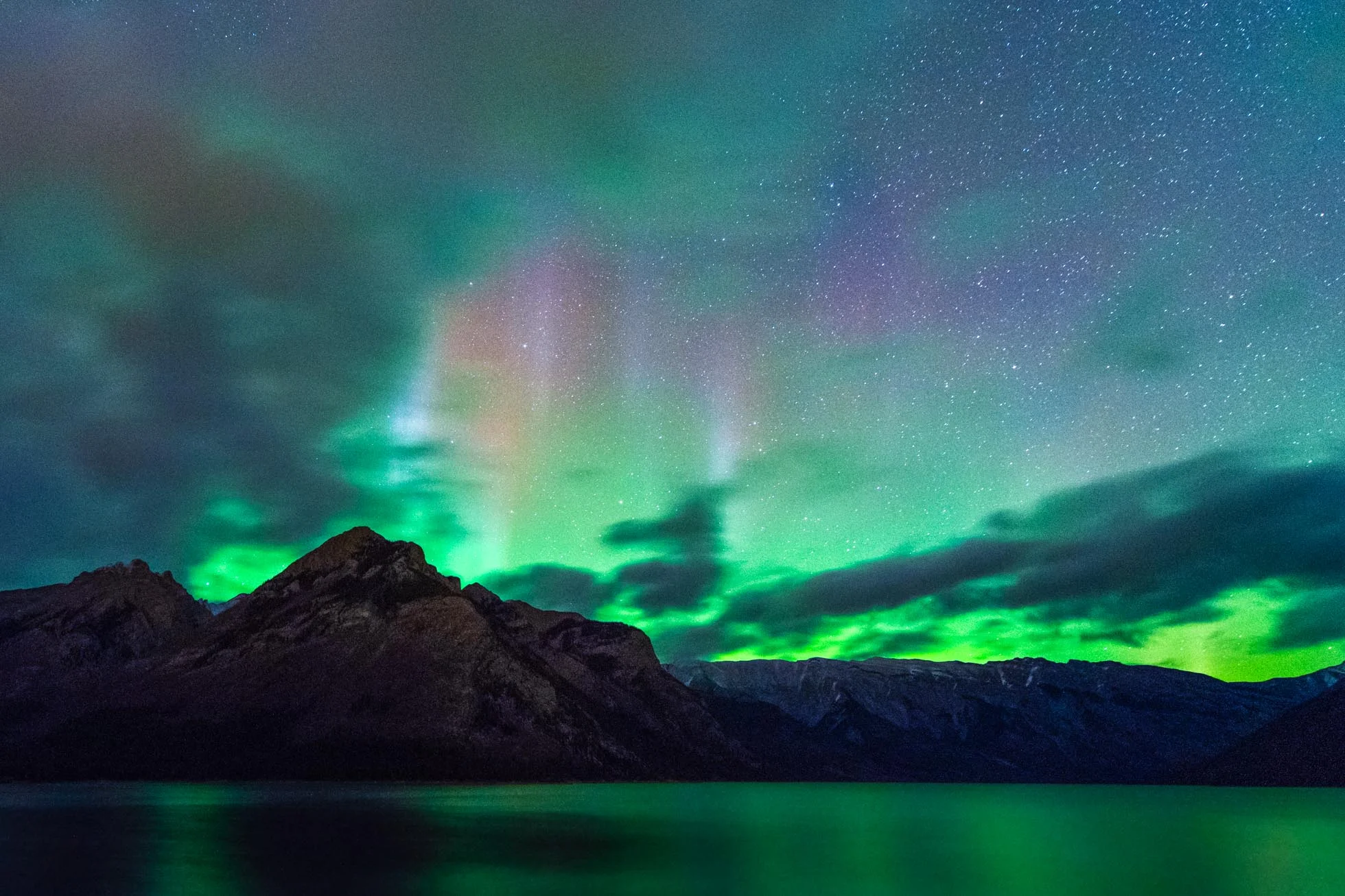 Aurora at Lake Minnewanka