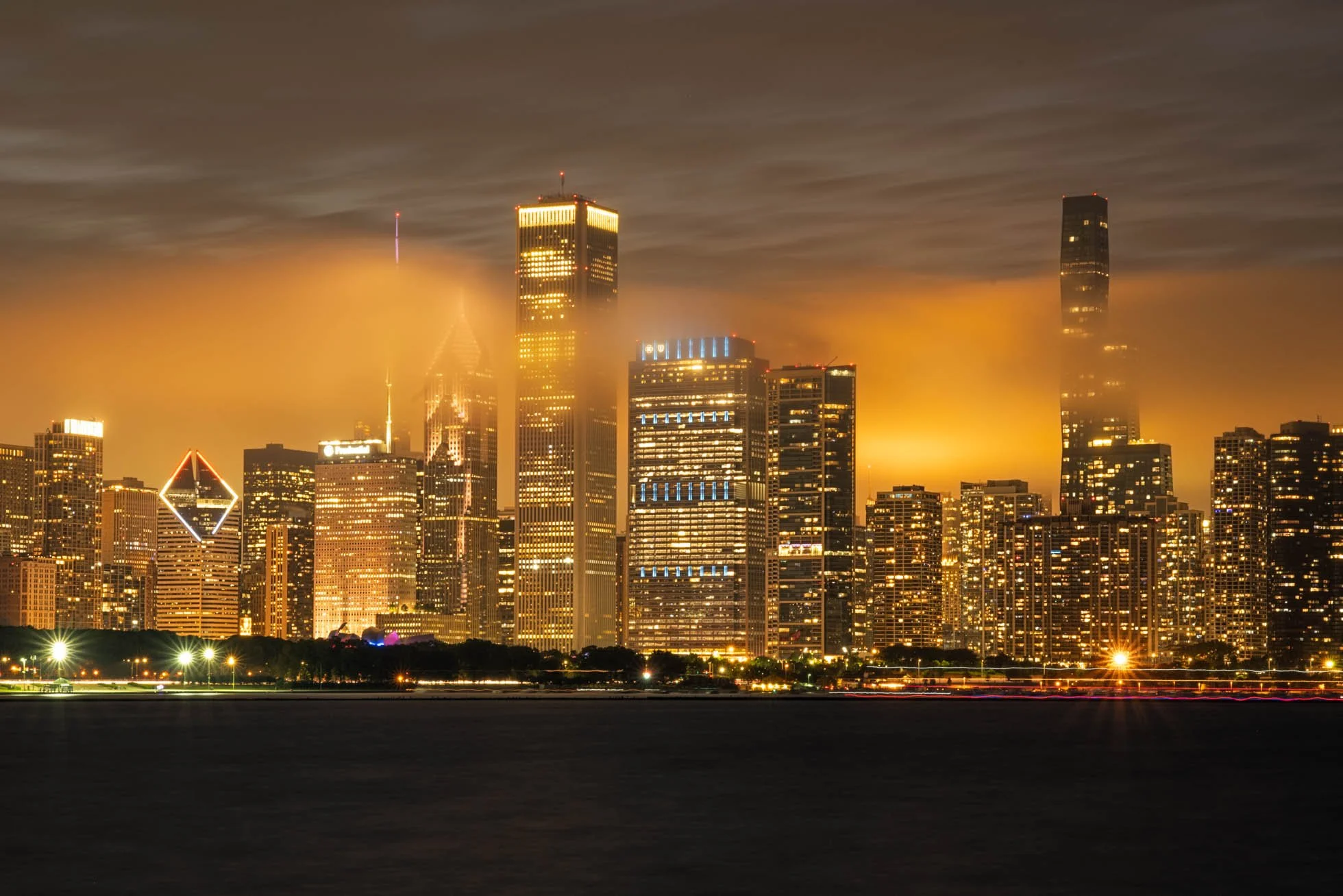 Glow over Chicago Skyline -01.jpg