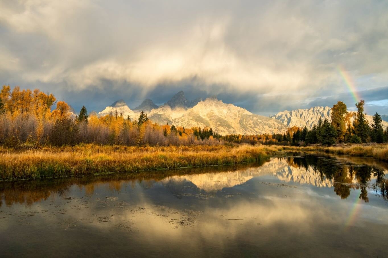 5 of my favorites from 2025 🩷 The first one has never been shared. From my final amazing morning in the Tetons this past fall. A morning of astounding and changing light. The morning I forgot my coffee and suffered for it but Mother Nature compensat