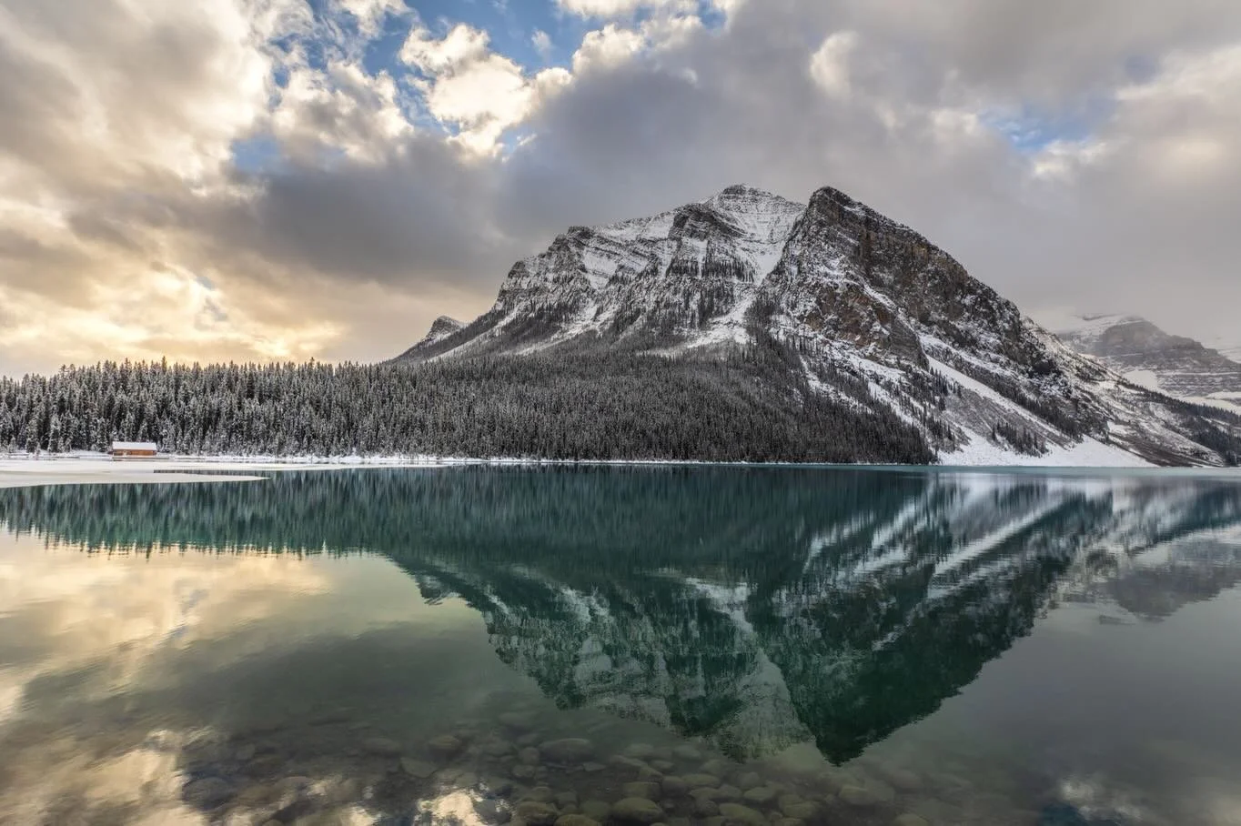 Winter tones make me swoon and this iconic place never gets old! So thankful to explore this area every November when the crowds are quiet. I love sharing the magic with a new group of ladies each year, as well as some ladies who come back again 😊 
