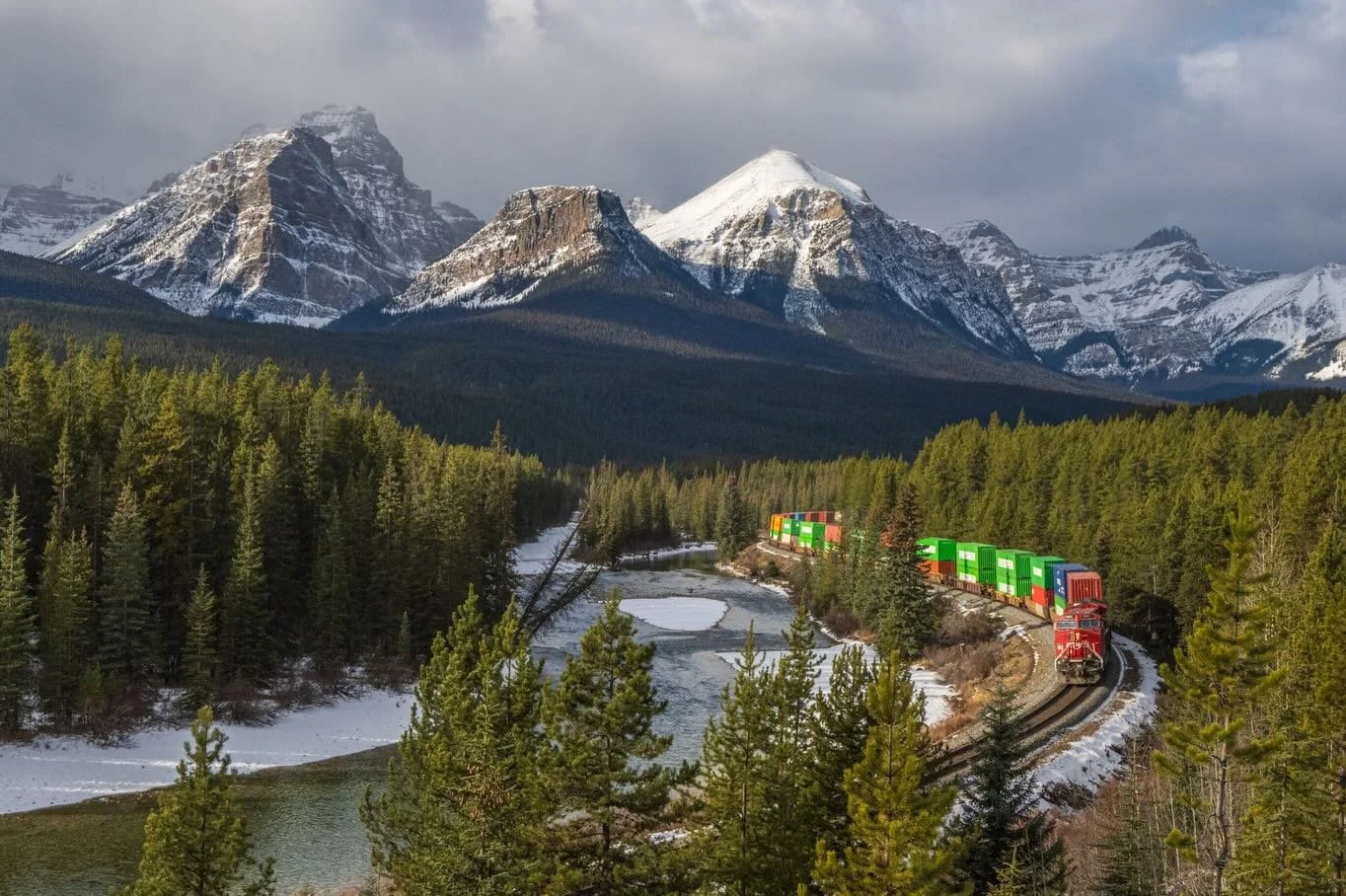 Memories of November in Banff ❤️
.
.
.
.
.
.
#futurewomenphotography #womenphotographersus #ourfotoworld #women_photographyworldwide #mybanff