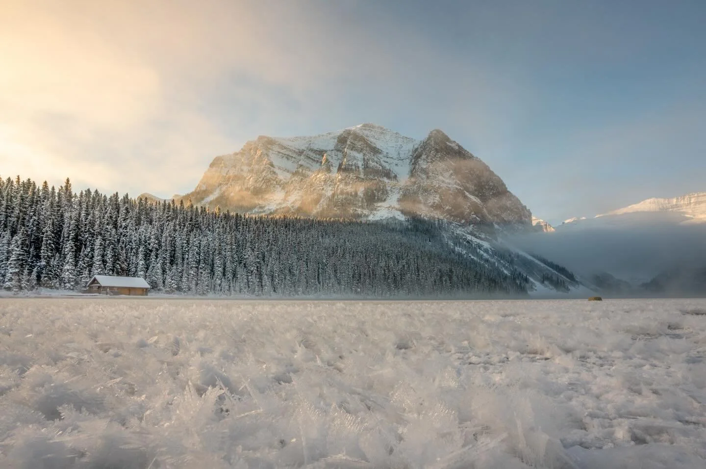 Photographing in Winter Conditions can be intimidating and uncomfortable at times but SOOO worth it to capture the beauty and not nearly as cold if you are prepared! Tomorrow morning, @viktoriahaack and I are doing a Show &amp; Tell sessions for the 