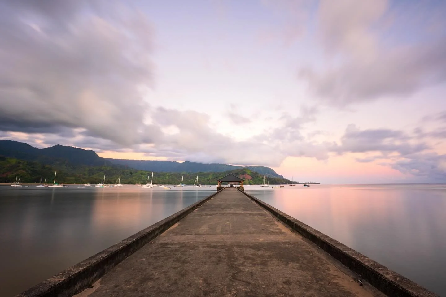 Kauai dreaming this morning ☀️ 
.
.
.
. 
#ourfotoworld #futurewomenphotography #women_in_seascape_photography #womenphotographersus #womencapturemagic