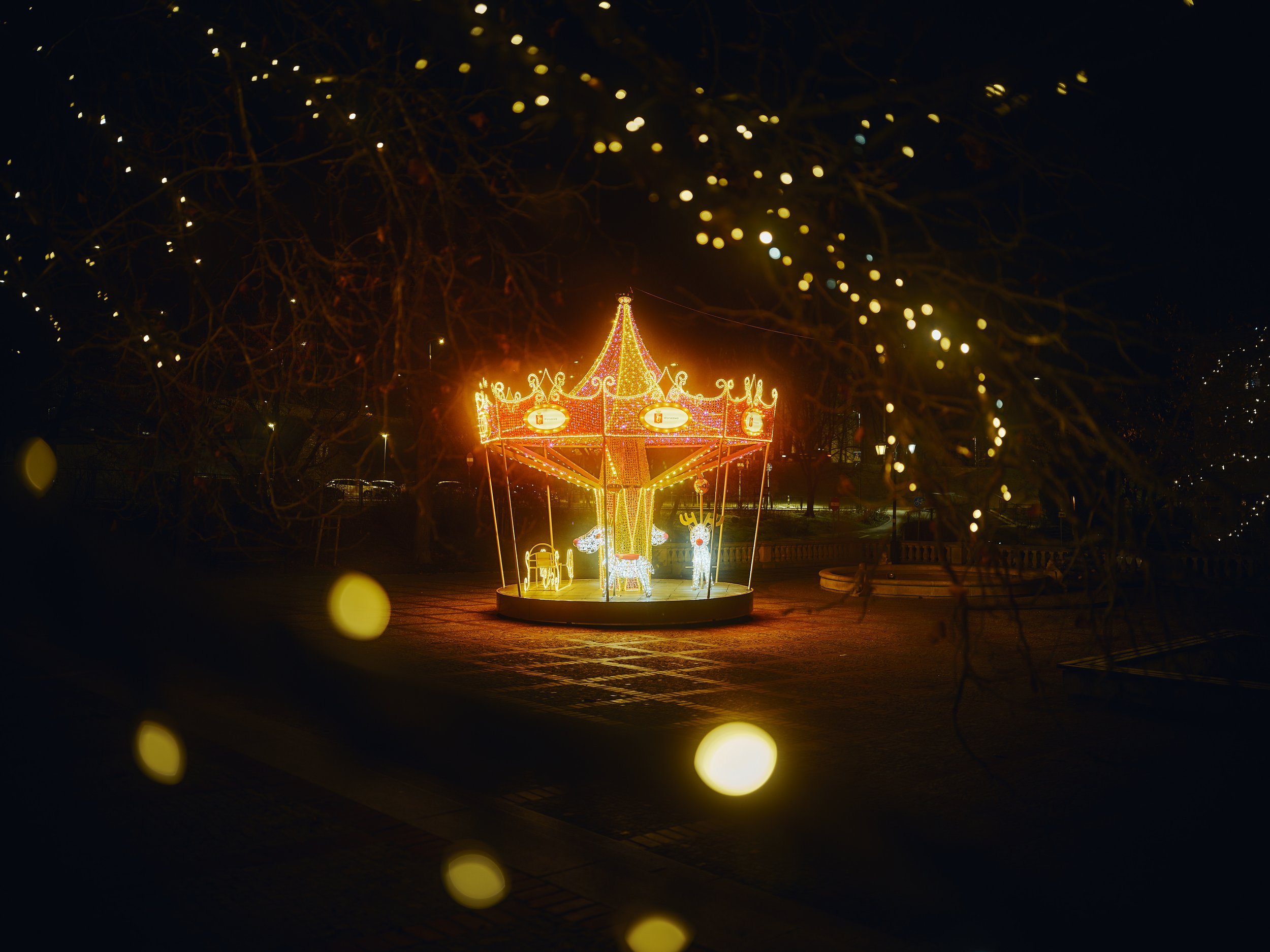   [ winter Warsaw, near the Old Town ]  