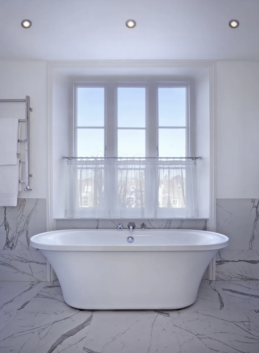BATHROOM_bath Lonsdale copy.jpg