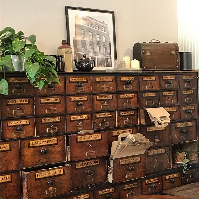 Such a grand and well preserved apothecary chest @commonclapham 
Love the styling &amp; coffee in this place.. #interiorstyling #clapham #london #interiorinspiration #stylist #interiordesign #coffeeshops