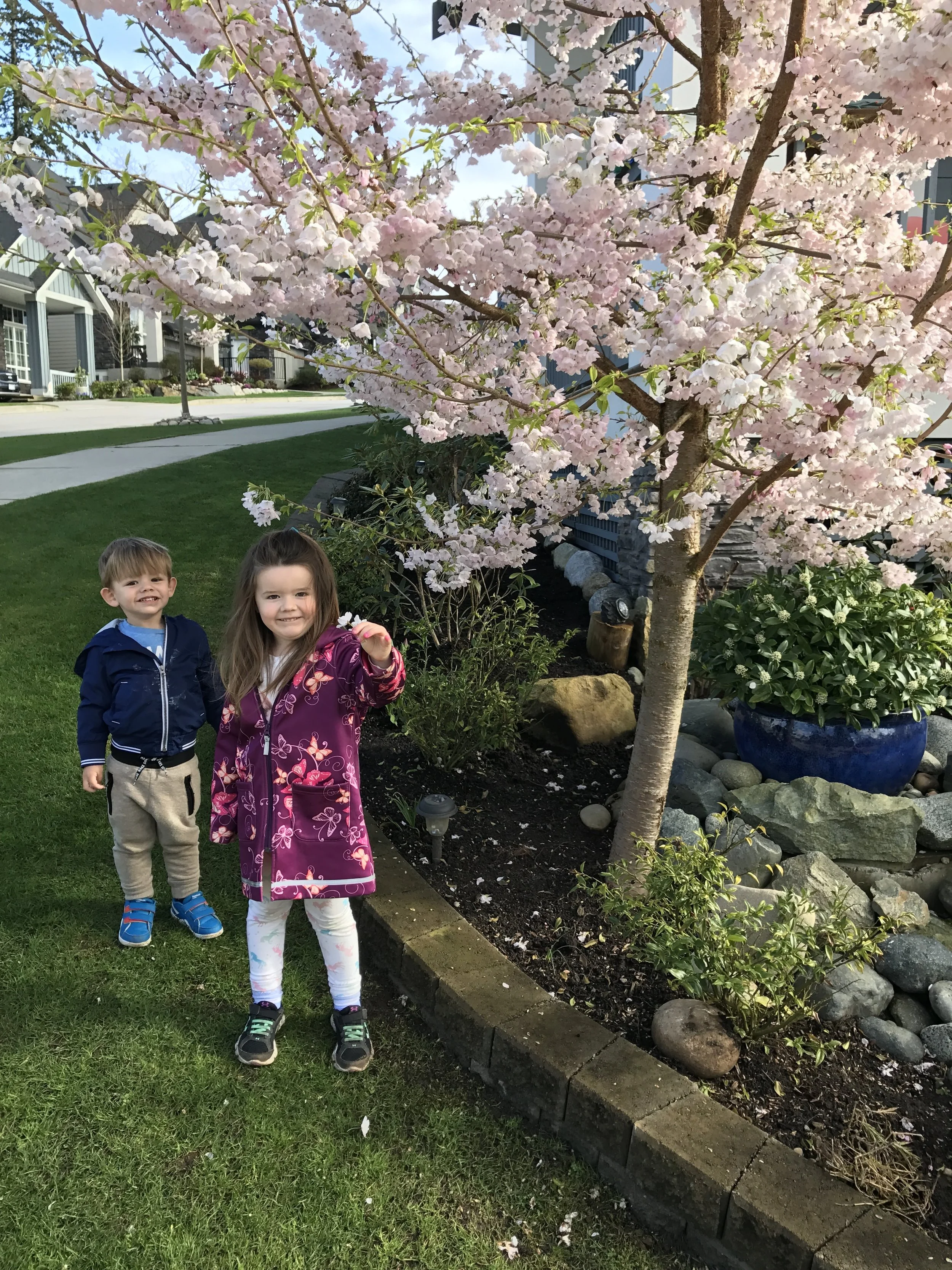 This is such a cute pic (no bias here), I just had to include it. This outfit that Alexa is wearing is what happens when the sun shows up unexpectedly. Grab anything to wear and let's get out there!! Then magically they were both looking at the camera?! Epic.