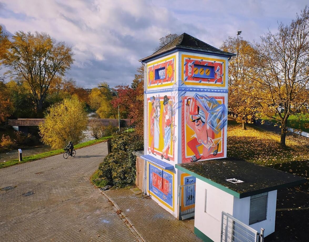 Some more final &amp; process pics of my latest mural &ldquo;Si los romanos levantaran cabeza&rdquo; painted at @wallstorytown festival in Bad Vilbel, Germany.
As you can see, it was freezing! But I have to say that I am more productive painting mura