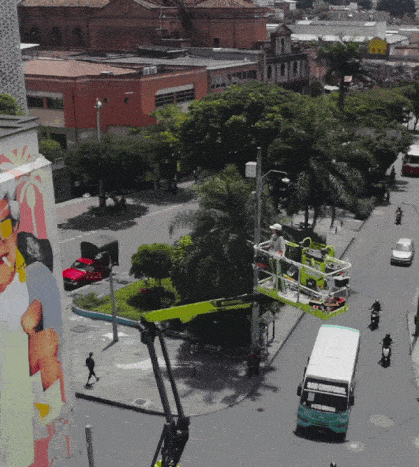 MEDELLIN_STREET_ART_MARINA_CAPDEVILA.gif