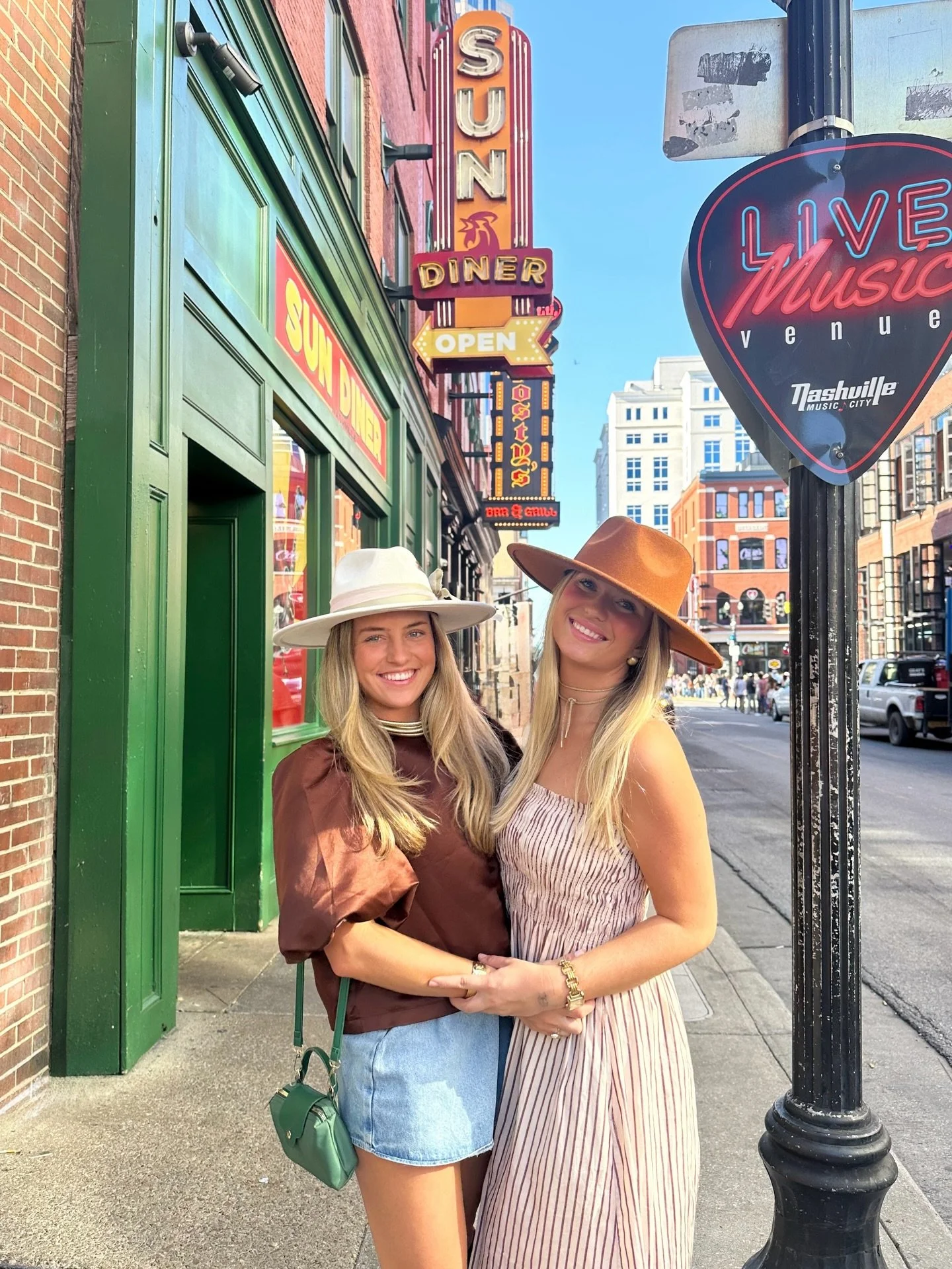 We are excited to announce the start of our Sisterhood Spotlight series!! This new series will highlight genuine Panhellenic friendships across our 14 chapters on campus. These cross-chapter friendships show just how connected and supportive our Panh