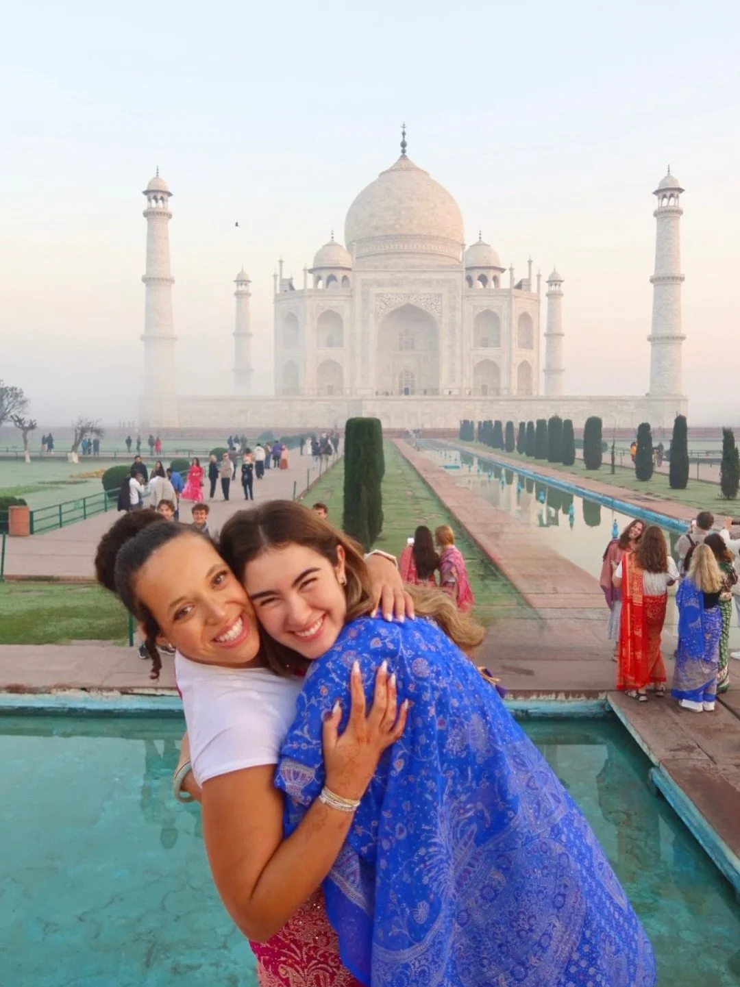 Checking in with our Panhellenic members abroad all over the world!! Send you lots of love from Clemson 💌🌎

#LoveBeyondLetters #ClemsonPanhellenic