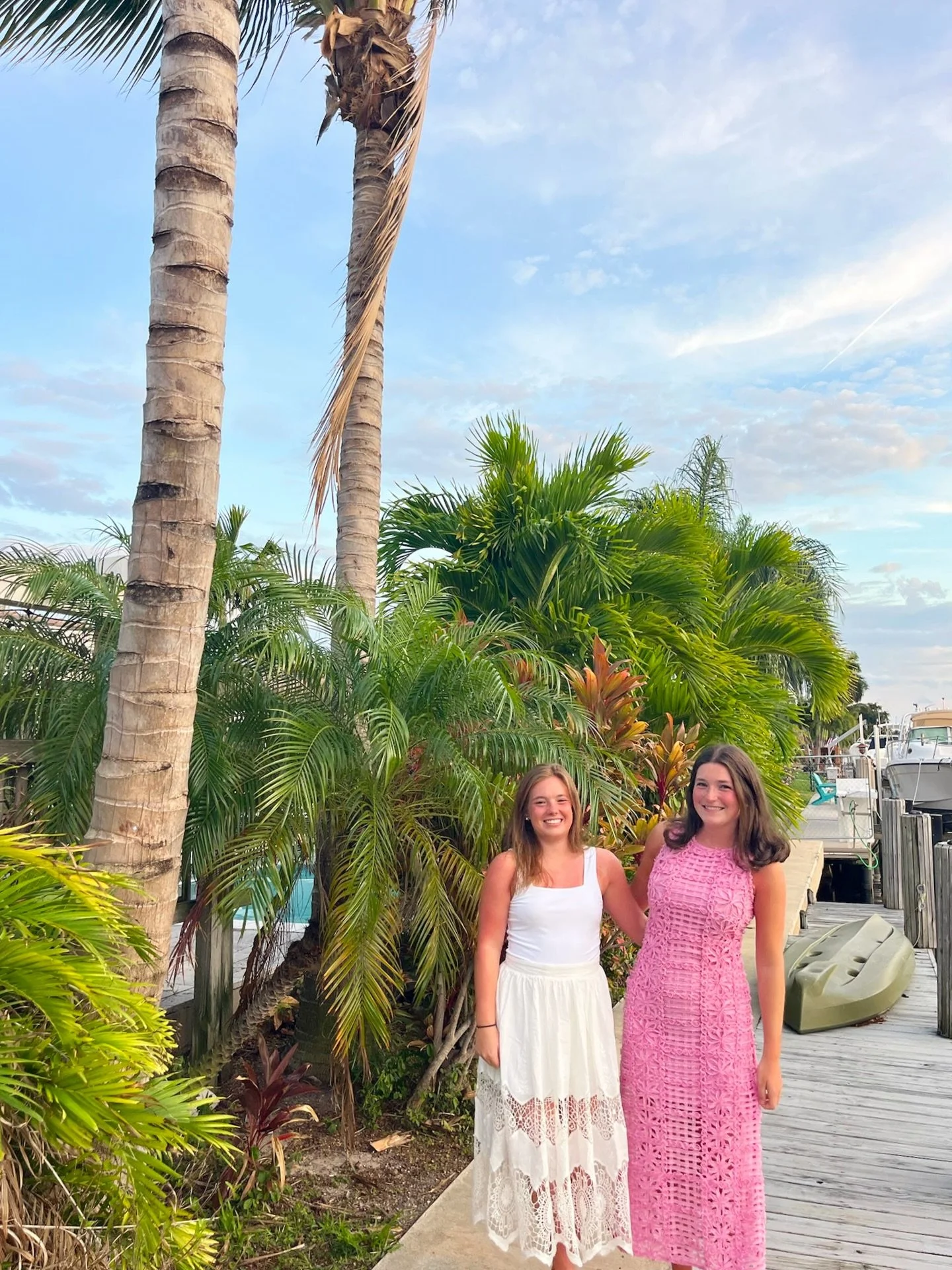 Reminiscing on the best spring break!! 🐚🌈🤸&zwj;♀️

#SpringBreak #ClemsonPanhellenic #LoveBeyondLetters