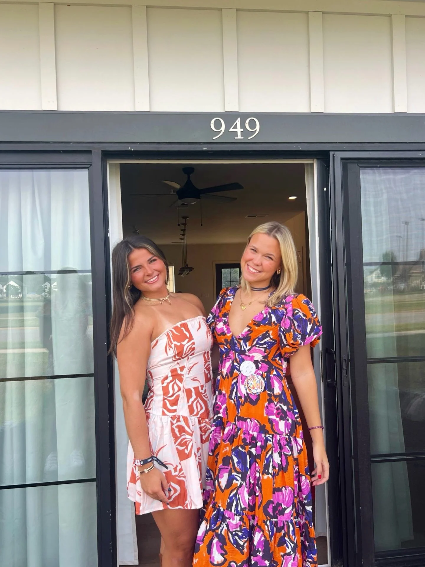 We are excited to continue our Sisterhood Spotlight series which highlights genuine Panhellenic friendships across our 14 chapters on campus! These cross-chapter friendships show just how connected and supportive our Panhellenic community truly is. W